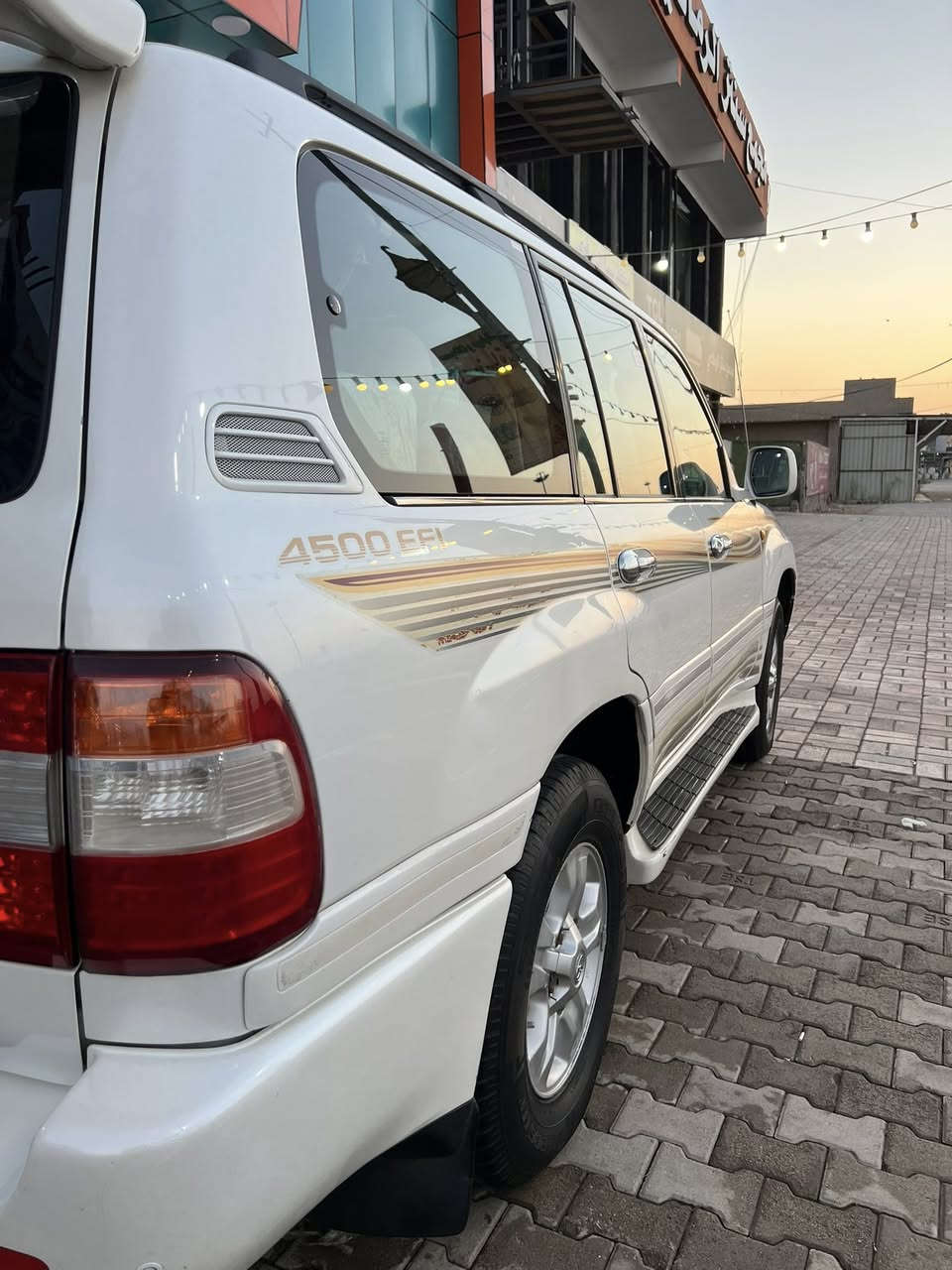 للبيع لاندكروز جكساره 2006 رقم انبار انكليزي بيها قطعتين صبغ السياره جاهزه مكينه 6 سلندر شرط  الكفاله كير مكينه كهربائيات السعر 168 وبيها مجال مكان السياره بغداد او الرمادي للإستفسار الاتصال ع الرقم***********
