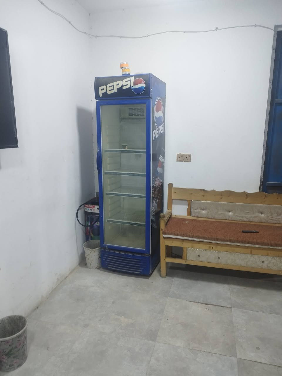 اراگيل + قنفات +براد + ميز بليارد للبيع للاستفسار الاتصال على الرقم ***********
