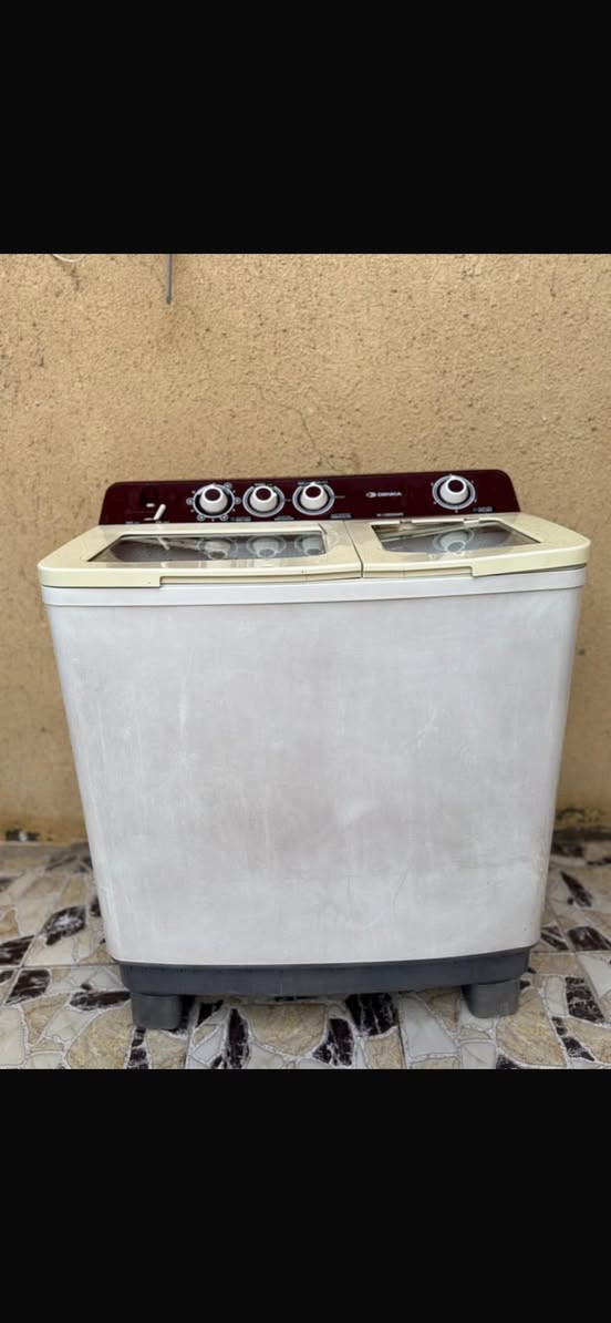 للبيع غساله نضيفه  شغاله وع فحص سعر 80 وبي مجال قليل العنوان حله شارع الامام علي ***********
