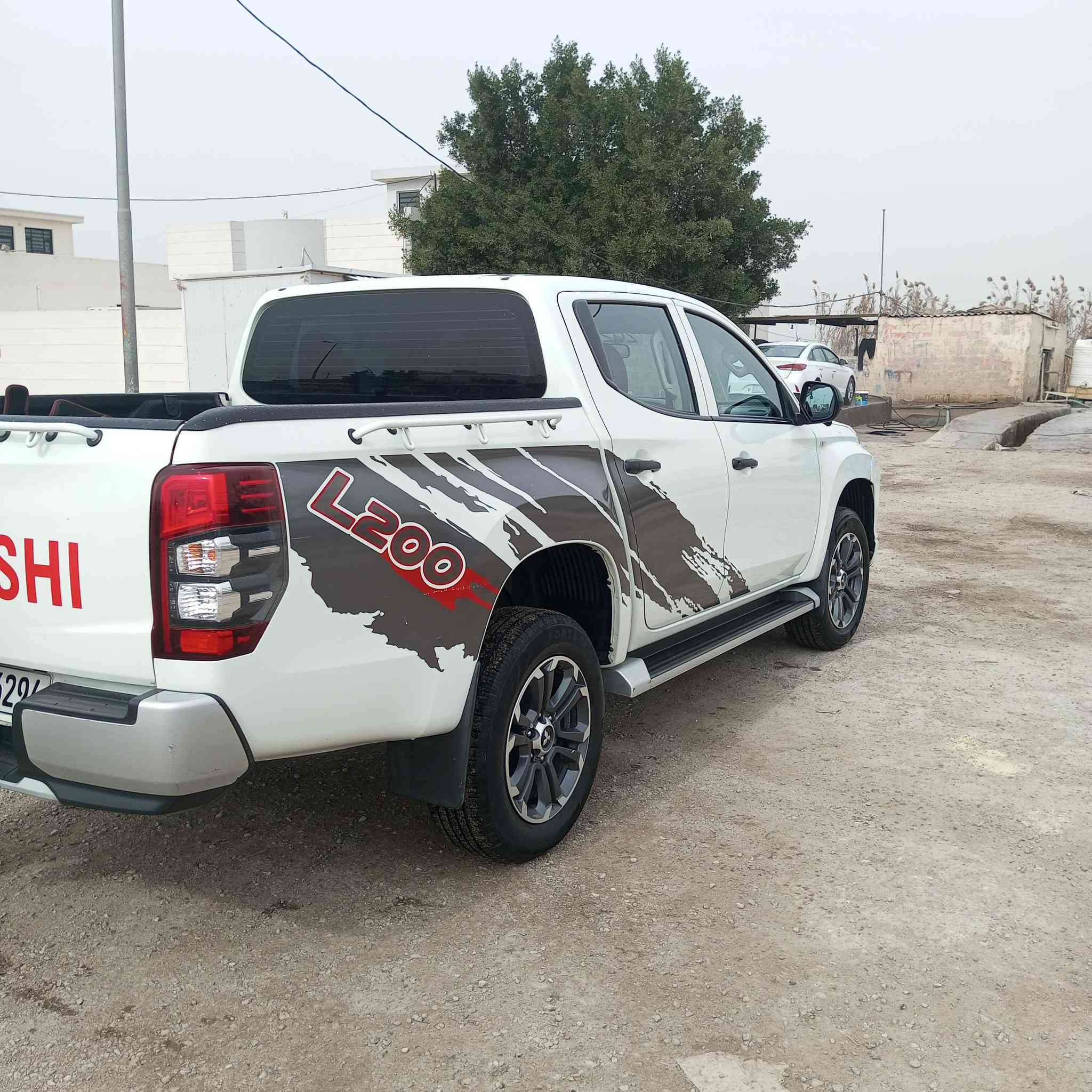 السلام عليكم موديل 23 ماشيه 24 السياره وضع شركه كير عادي بانزين كفاله عامه من الشخط  فور ويل رقم سليمانيه هزه النهاية السنه شهر 12تخلص مكانهه واسط عزيزيه سعر 220 وبيهه مجال بسيط للاستفسار ***********
