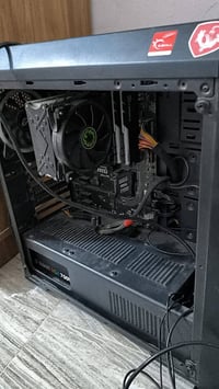 شباب عندب هذا الكيس مواصفاته بلصور اخذته قبل شهرين تقريبا نقصه كرت شاش...