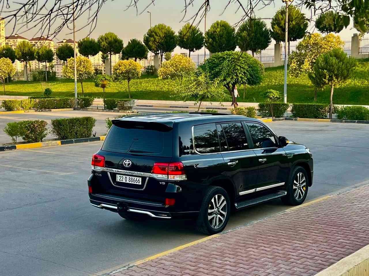 سلام عليكم اخوان قبل كلشي. تفاصيل كامل مكتوب ويا الصور لتوضيح فقط🌹 بلاش بلاش وتحطيم الاسعار 📣📣 اسعاري جوه السوك بكل معاني احب كل يستفاد🌹 455$ وبي مجال لطيبين لاندكروزر 2017 GXR بريميه فووول الفوول 1/1 المحرك 8 سلندر 4600 المرغرب
 تخم صدر امامي خلفي جديد سيرفس تبديل الدهن كله من الشركة  
حبيبي مايعجبك ارفع المنشور بكلمة يالله واني الممنون 448$ ورقة وبي مجال بسيط لطيبين 
اخوان سياره الوحش لاندكروزر  
مكفوووله من الصبغ الضرر تبديل 
ملاحظة: بي شوي تعديل بارد مكانن اصغار الصور السونار مرفق ويا الصور 
فووول مواصفات  
بصمه تشغيل
بصمه بيبان
دخول ذاكي
4 كامرات بيلادي
كامره خلفيه  عدد1 
كامره اماميه عدد1
كاميرات جوانب عدد 2
دبل گير
كير عادي+اوتو
سلايت
ثلاجه
شاشات عدد 2
شاشه اندروين
DVD بلقماره بلادي يعني بريم
تشغيل عن بعد بيلادي
دبل اكسل 4x4
قفل اكسل 
ديفلوك
كامرا خلفيه دواره
حساس امامي
حساس خلفي
زراكات او بخاخ
كشنات جلد مرقط
كشنات كهربائي عدد 2
كشن سايق 3 دگم
ايرباكات عدد 8
كشنات ايرباك عدد 2
تكم ايرباك عدد 4
دشبول ايرباك عدد 2
٣ مقاعد
داخل فورميكا ملكي
يدات داخل لكزز
تحديد سرعه
فوليوم استيرن جهتين
مانع انزلاق
وEsp+ABs
جامات حساس
4 جامات اوتو
جامات تسعد ريموت
دبل اكسل فر استيل
ستيرن صاج ملكي
تبريد فووول مركزي
تبريد تكم كامل
امرايات شفط
امرايات اوتو تنزيل ويا البك
امرايات اشاره
امرايات متحرك
امرايه داخل فوتو عاكس ضواه
نظام eco مساعدة بنزين
لايتان زينون شركه
بلاجكتور زينون شركه
ليد امامي شركه
جناح خلفي
ترحيب لاندكروزر ع دوسات
تخم تاير مال الشركة سعره 1200$ يعني 12 ورقه
تخم وياله بيلادي
سبيره منازل
تخم تخلف كشن ويا سعره 110$
كتلوكات مالة الشركة ويا
بعد بي هواي موصفات
مكان السياره #سليمانيه 
هزه جدد اليوم سويته
السنوية جديد لحد2027 رقم جديد 
سنويه بأسمنا
تريد وكاله تريد تحويل اني حاضر
اخوان سعر السياره بلمعارض او بهاي المواصفات 475$ورقه وانت صاعد وانت صاعد 
اني علمود اسعاري جوه السوك
سعر لشراي 455$ ورقه وبي مجال بسيط لطيبين لي عنده نفس المواصفات اقل من هل سعر اني شرايه واريده للخبزه لي هذا رجاء لحد يكسر بحلال العالم قل خير او اصمت🌹 وعندي فيدو كامل لسياره مال اليوم العصر اي واحد يريده ادزله على وات ساب
للأستفسار اكثر ***********دلشاد دلوي خادم لطيبين تحياتي لجميع🌹
