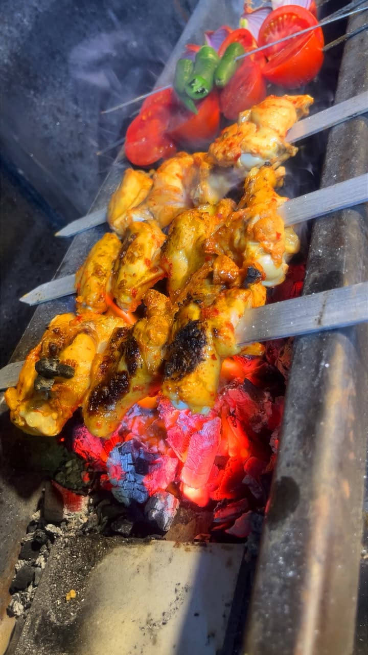 استعجل 🍋استعجل🍋  وطلب هسه 🌶️من غازي ابو الكص 👀عروض مذهله عرض اليوم عرض عائلي يناسب جميع الاذواق 🤩🥰عرض اليوم 👌👌

🔥5شياش كباب دجاج😘👌😋😋🔥
🔥5شياش كباب لحم🍋👌👌👌👌🌶️🔥 
🔥5 لفات شاورمه دجاج   🌶️🍋🍋😋
🔥وجبه اجنحه عراقيه🍋🌶️🍋👌👌

سعر11 الف وتدللون 

يوجد توصيل
☎️***********
☎️***********
