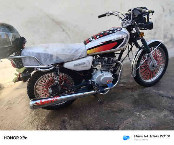 سلام عليكم شباب ماطور إيراني للبيع الماطور كلشي مابي شرط مكين الماطور ماناقصو اي شي فول نضافه كدام العين 2020السعر 500و بي مجال ***********
