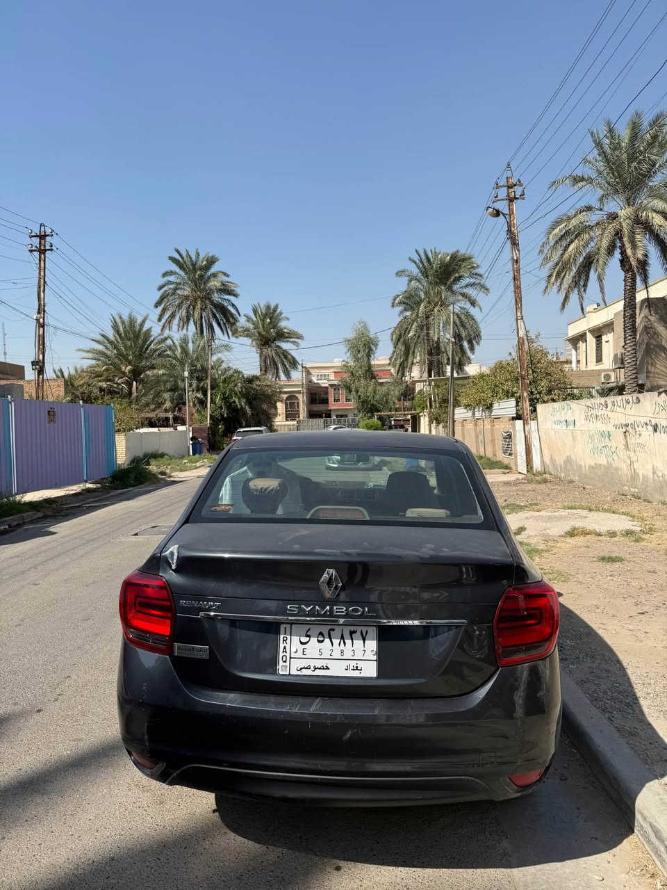سلام عليكم رينو سمبل 2019 
بيع او مراوس 
السعر 75 ورقه وبيها مجال 
السياره بدون صبغ فقط جراد بيها 
مكان السياره بغداد حي العدل
ماشيه 110 الف
للستفسار *********** بغداد, العراق
