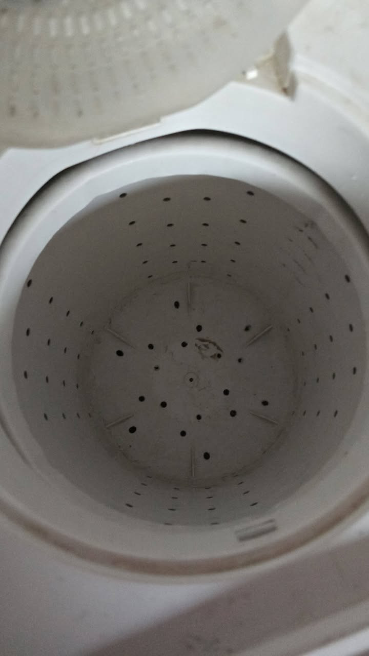 من رخصه الأدمن غسالة نوال التركي ١٣كيلو نظيفه اخو الجديد شرط الفحص سعره ٧٠الف الشراي يتصل *********** ***********٢٠٥
