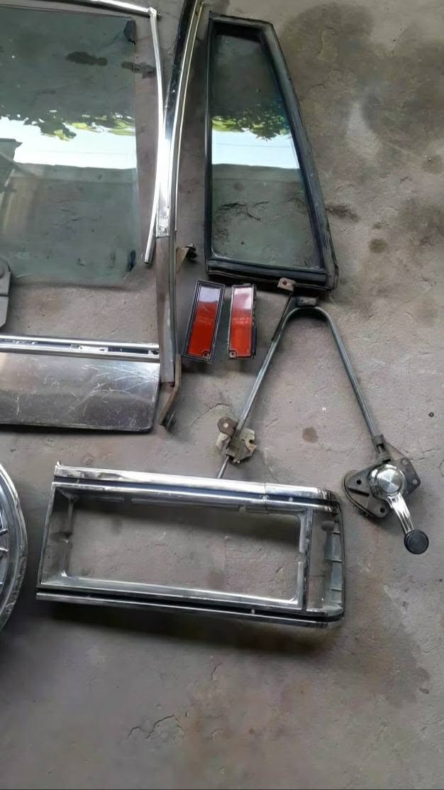 للبيع غراض كابرس و ماليبو الغراض شلع 50 الف *********** 📞
