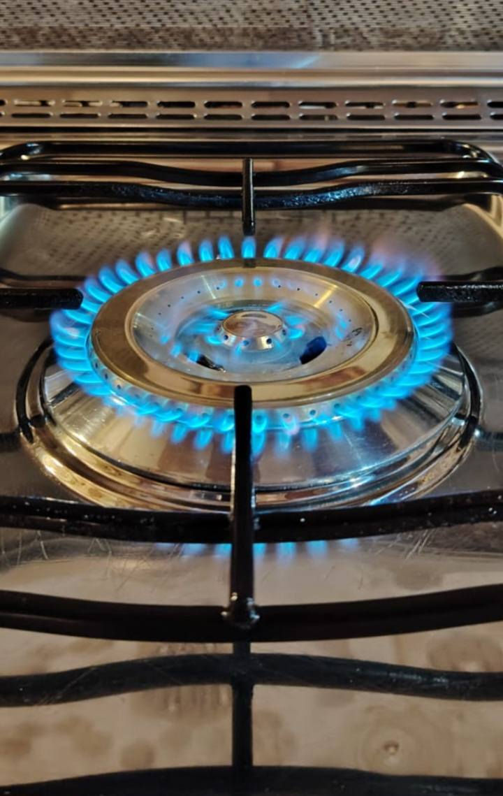 💖طباخ كريازي مصري الأصلي للبيع💖
الطباخ كلش نظيف وأعيد واكرر (( الطباخ مصري الأصلي مو التقليد)).
✅️ الطباخ نظيف كلش هو والفرن والفديو والصور منزلتهن وتكدر انت تحكم.
✅️ نار زركه كل العيون َوالفرن.
✅ كل الكهربائيات تشتغل الجداحات وضوه الفرن وماطور شوي الدجاج. 
✅️ وياه كل غراضه الاصليه كامله. صينية الفرن والشبجه وشيش وقاعدة الشوي. 
🔴 السعر 350 قفل 🔴. السعر مابيه اي مجال. 
الطباخ كلششش كلششش نظيف. 
✅️ ((مكلفه بالنشر فقط ولا تراسلني منزله كدامك رقم وعنوان اصحابه)) ما ارد ع الخاص منهم تكدر تستفسر.
ماعدهم توصيل ولاحجز للطباخ.
مكان الطباخ بالاعظميه. 
***********
