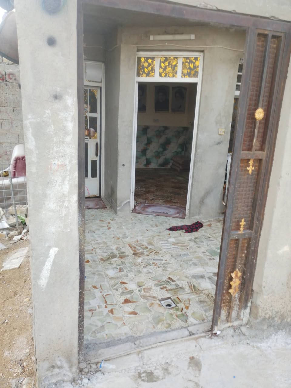 السلام عليكم شباب بيت لبيع طابقين معسكر بلديات مساحه 100م قرب سوك معسكر وخلف  صحافيين الاستفسارات تواصل مع رقم تالي ***********
