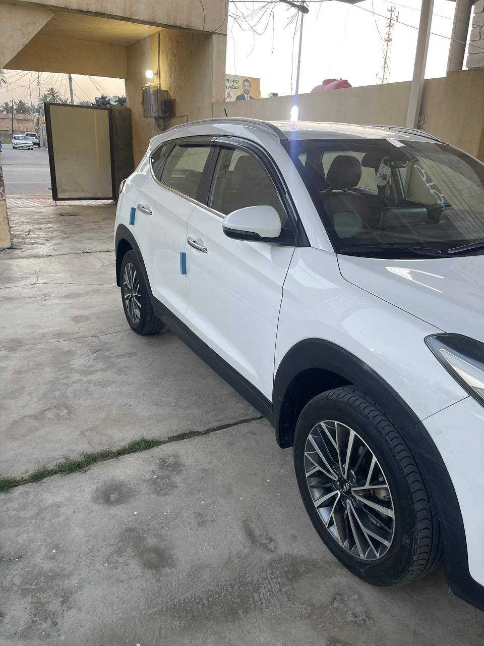 السلام عليكم
للبيع 
هونداي توسان 2019خليجي رقم بغداد 
مكفولة كفالة عامة كير محرك كشر 
فول مواصفات ماعدا البانوراما 
 بصمة مري شفط خمس عدسات 
كشنات جلد وكهرباء 
تحكمات ستيرن من الجهتين 
العنوان صلاح الدين الضلوعية 
السعر 185 
للإستفسار الأتصال على هذه الأرقام  
***********
***********
