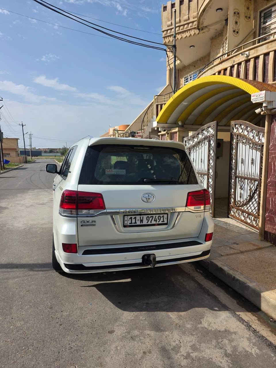 السلام عليكم.    
لاندكروز 2019 خليجي ‏  GXR
محرك حجم V8 4600
كير محرك شرط مامفتوح
رقم بغداد
شرط التحويل و الوكاله 
سلايت
 وبصمه
 وتشغيل عن بعد
كشن جلد دايموند
 وكهرباء عدد 2 
جنطه كهرباء
 وايرباك عدد 8 
شاشه اندرويد
٠ GPS و
كامرا عدد 4 وشاشاتخلفيه 
ويل كل كروم اسود حجم 19
حساس امامي وخلفي
وشاحن واير ليس
مري شفط وقلاب 
هوك خلفي رساله ترحيب لاندكروز 
ماشيه    132 الف KM
السعر. 600.  ورقه مجال 
مكان  السياره موصل
***********         كورك واتساب
***********         اسيا أربيل, العراق
