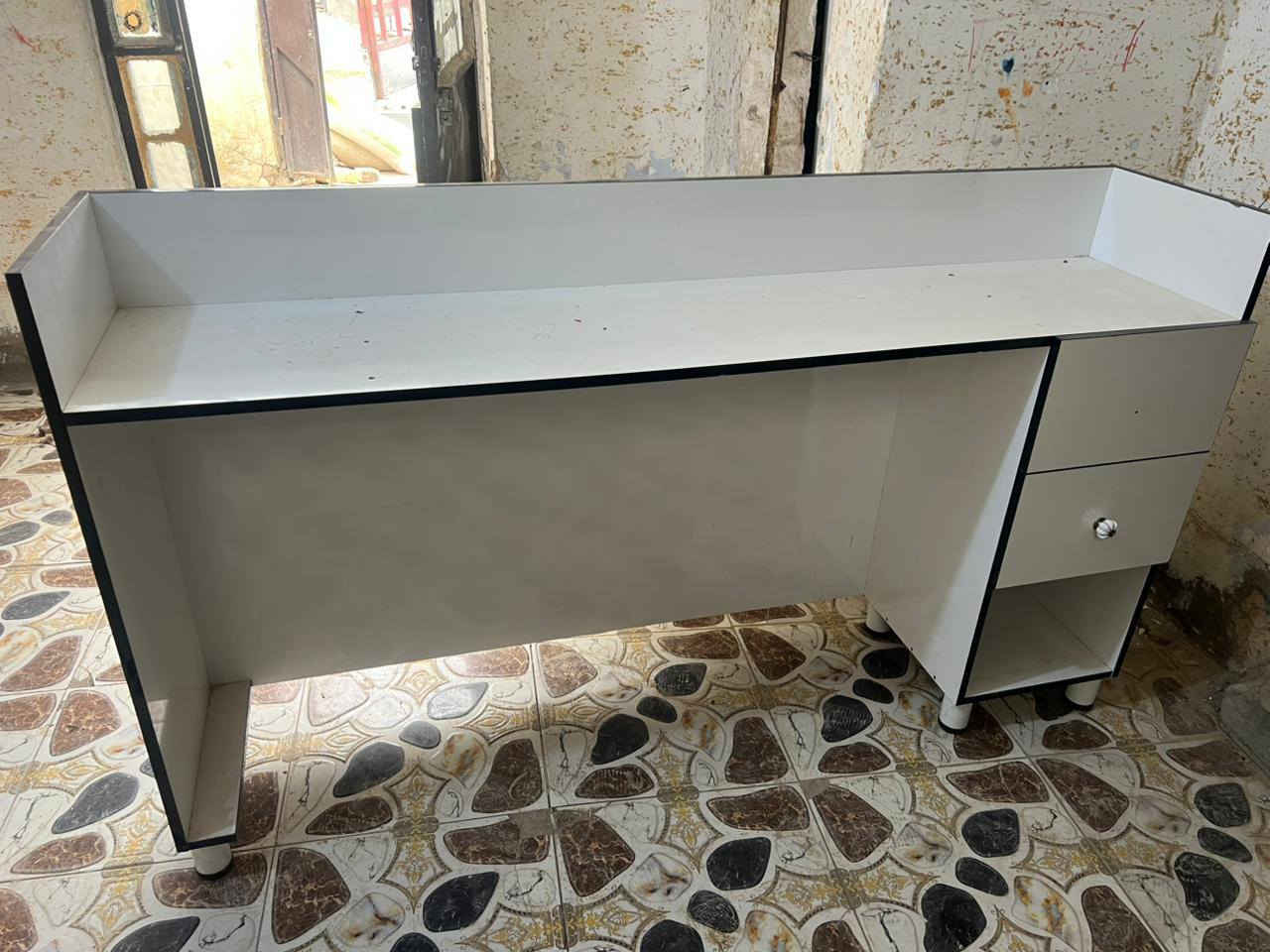 غراض نضيفه للبيع كلمن وسعره ***********
