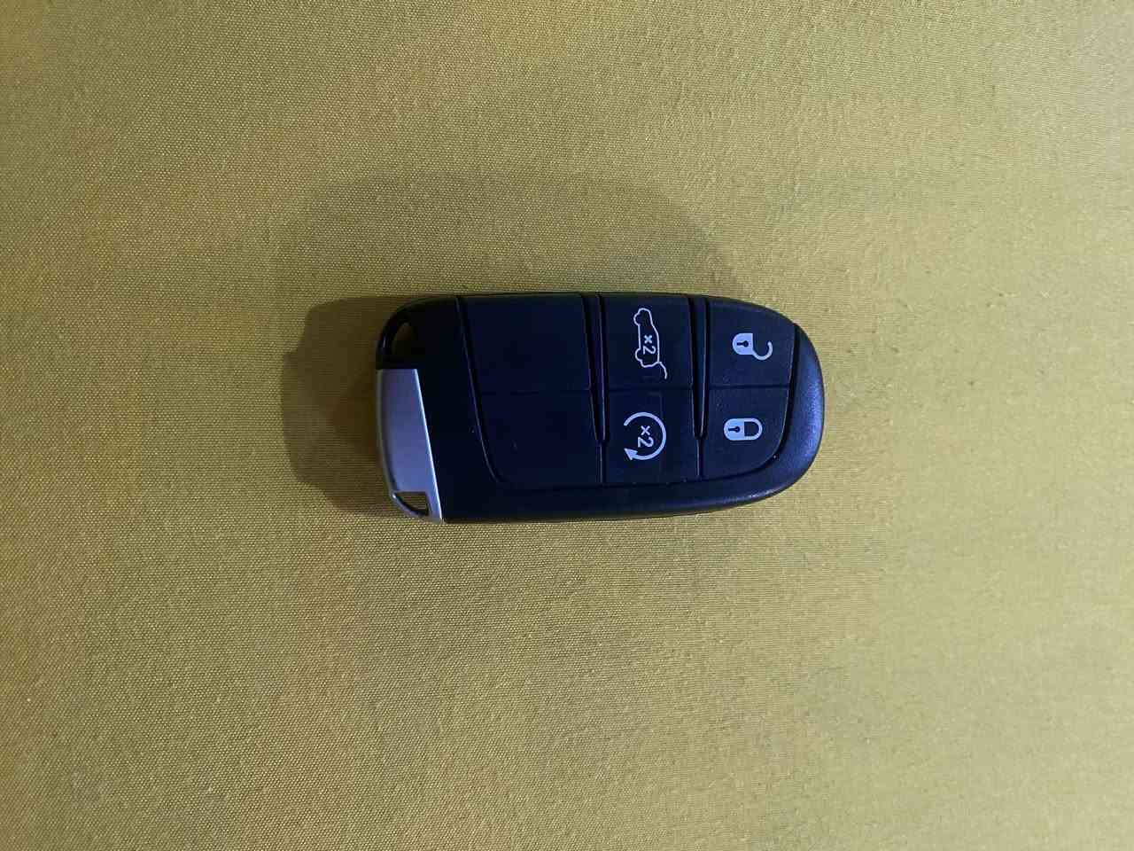 السلام عليكم
بصمة جيب 
بس بطارية و تتبرمج على اي جيب
السعر 100 الف و بيها مجال


**إذا كنت صاحب هذا الإعلان وتريد حذفه لأي سبب، رجاءا أرسل رسالة إلى الدعم الفني**