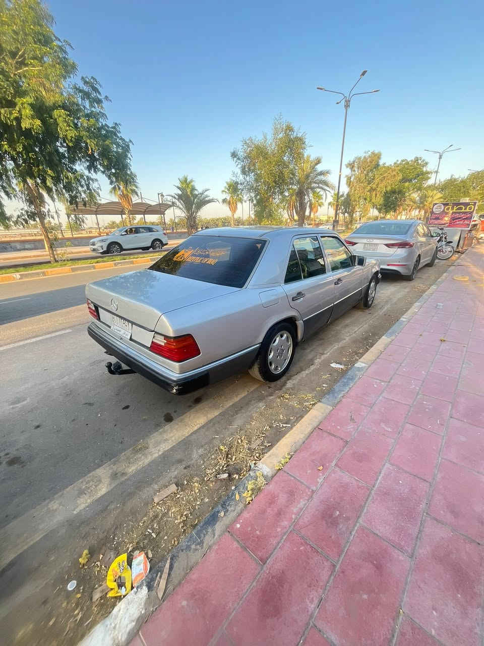 السلام عليكم سياره مارسدس موديل 91 سنويه ماصاقطه مكينه محور ياباني سياره نضيفه وحلوه السعر 35وبيه مجال المكان  نجف كوفه للاستفسار ***********
