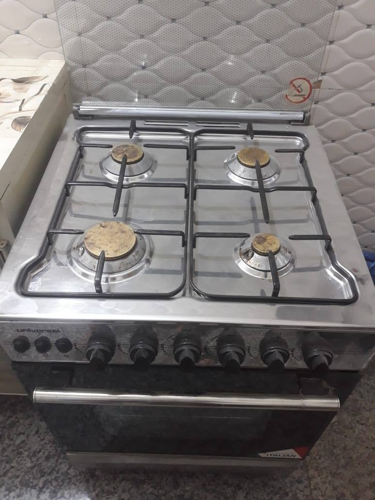 السلام عليكم طباخ 4 عيون جديد مستعمل شي قليل جدا نظافه %95 و ثلاجه حجم 16 قدم استخدام قليل نظافه %95 مكاني بغداد سبع ابكار ماعندي توصيل 
‏‪***********‬‏
