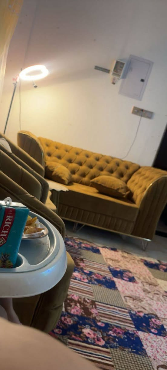 سلام وعليكم قنفات تفصال جدد لا كسر ولا شك سعرهن 800 الف عنواني 
البصره الزبير لستفسار
***********
