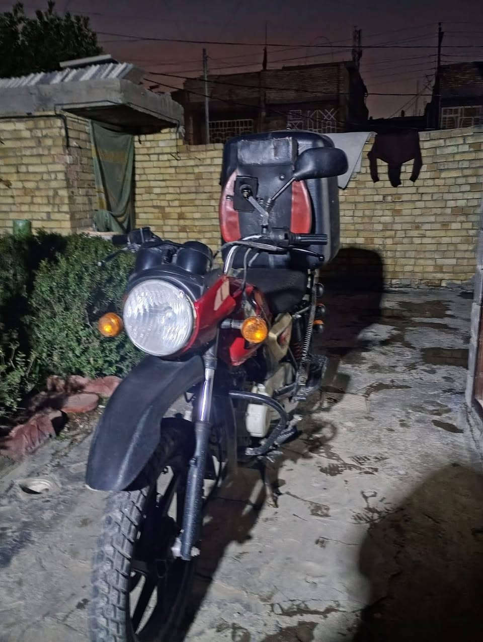 بوكسر مديل 21
اوراق ضايعه اكلفلك من السرقه 
كهربائيات كلها شغاله نگر. سلف 
البلديات السعر مليون وبيها مجال قليل 
***********
