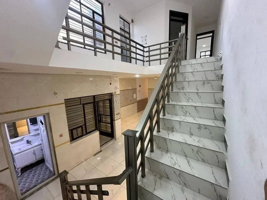 سعره جدا مناسب

دار 150 متر للبيع واجهة 6 مدخلين 

 يحتوي  على هول صالة

 منور مطبخ وخدمات عدد 4

 غرف نوم عدد 4 منور 

واجهة مرمر ارضية مرمر  

حي الجهاد ديوان المخابرات السعر مناسب جدا 

للاستفسار ☎️ *********** واتساب

يوجد لدينا عقارات جميع مناطق حي الجهاد ومختلف الأسعار
