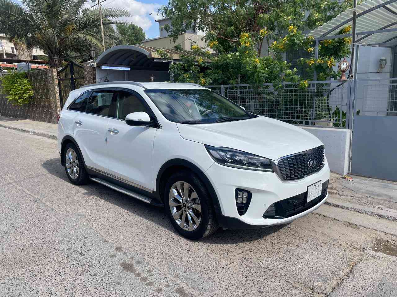 موديل 2018 شكل العشرين ماشية Kia Sorento 
71,000 سيارة وكالة يعني خليجية مو أمريكية بدون حادث السيارة بي ملاحظات بسيطة موضحة بالصور السيارة كرسي كهرباء جنط كهرباء وستة سلندر جاهزة ما بيها أي نقص للبيع السعر 23,000$ عش 230 رقم بغداد طبعا سيارة
23,000 في مجال
مكان السيارة بغداد
بلاتصال ***********
