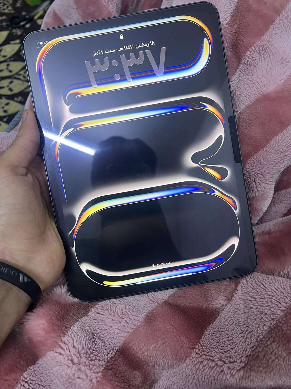 سلام عليكم ايباد برو معالج m4ذاكره 256 بطاريه 94 كامل ملحقاته نضافه 100‎%‎ سعره 925وبي مجال 
***********
