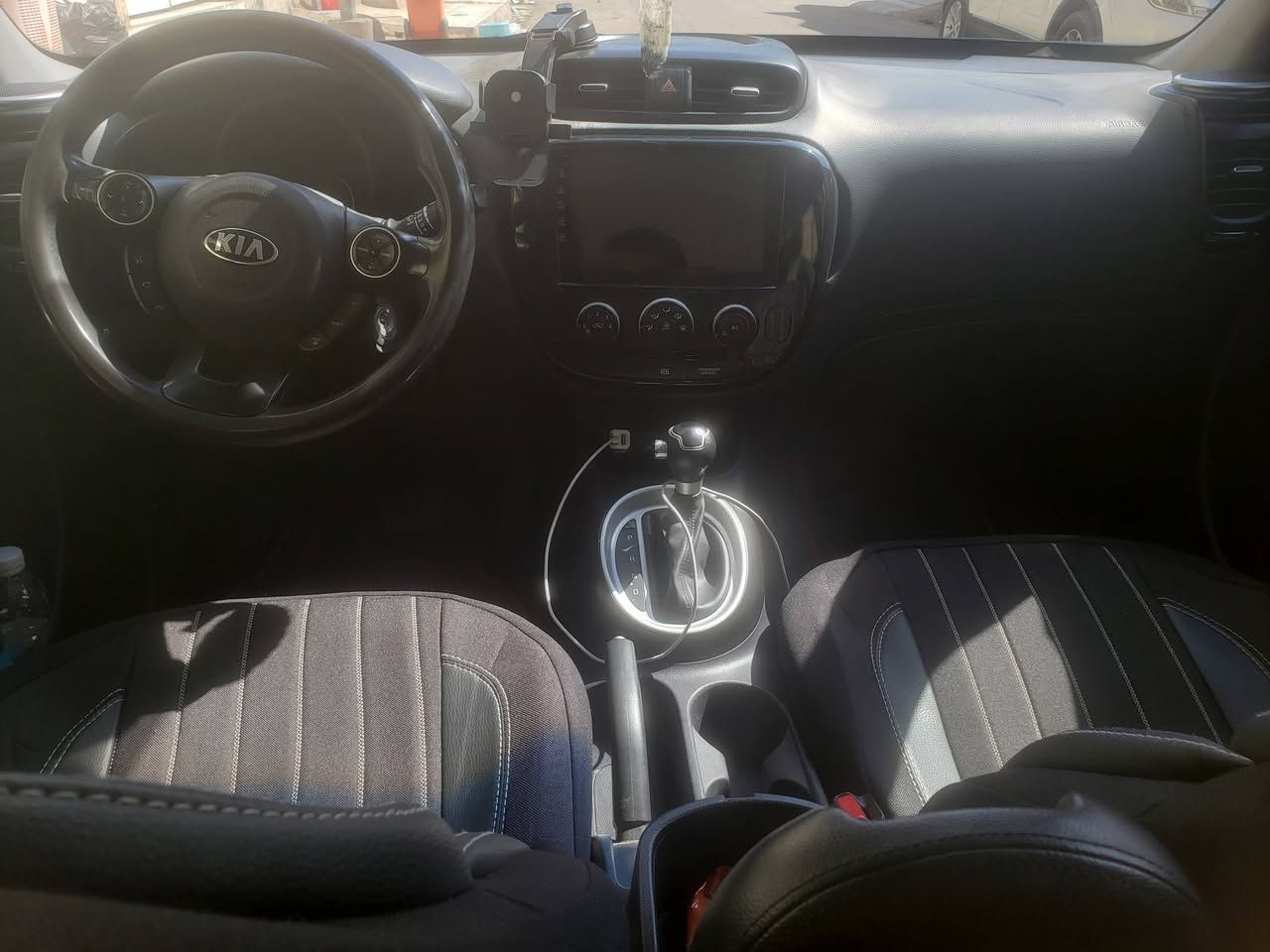 كيا صول موديل16 حره باسمي محركه1600
رقمي بغداد انكليزي حادثه جاملغ وبنيد ومصلحات صور السونار موجود
دوشمه جديده 
تخم دايرات
شاشه سمارت 
كامره 
تحكم ستيرن
مودات قياده
مكان السياره العماره  
سعره110 وبيه مجال قليل 
***********

