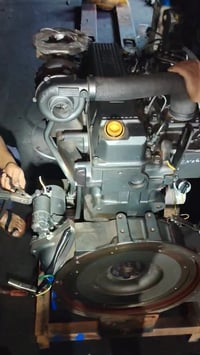 يوجد جميع المحركات شفلات حفارات كبار صقار وسط كل محركات يوجد سعار جملة...