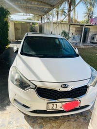 سيراتو 2014 فول مواصفات عدا لبصمه  بيها صبغ يم قبق لبانزين وشويه بالدو...