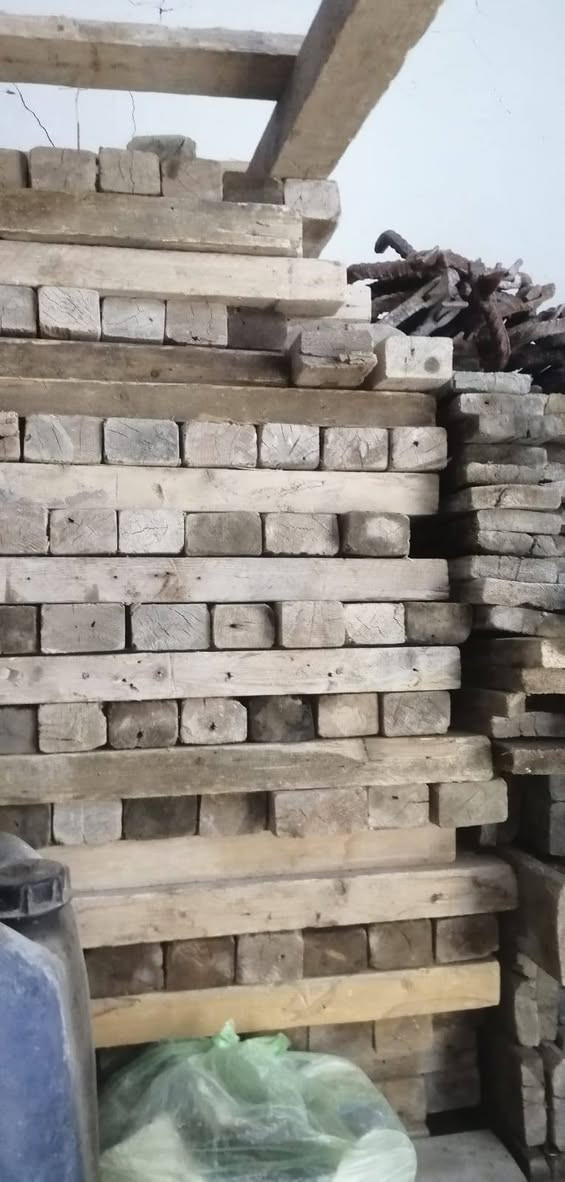 ياالله بسبب الوعود الكاذبة يوجد قالب كامل يدك مساحة ٤٥٠رباط وسكف العدد ١٩مكعب للبيع مع جكات ٤٠٧ عجمان سن خشن وياه ٦٠فخة العنوان ميسان_العماره للأستفتار على الرقم *********** اني مكلف بلنشر
