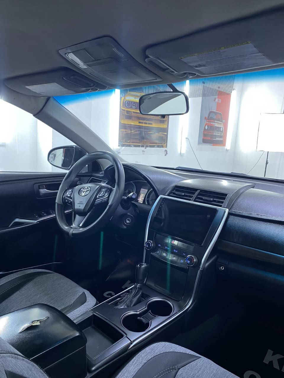 السلام عليكم اخوان
كامري LE 2016
  للمراوس بشانجان عالية   
ماشية 130 الف ميل 
بيها خمس قطع 
مكاني كربلاء 
للتواصل ***********
