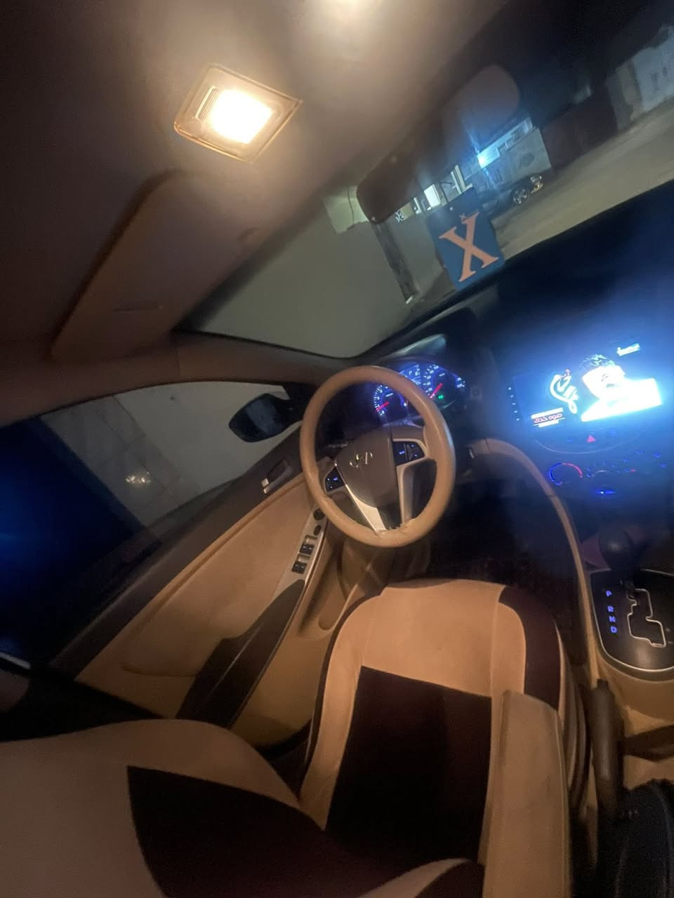 اكسنت ٢٠١٥ خلجيي بغداد
١٦٠٠ دبل قطرة 
شاشة كاميرا خلفية ايرباك
مابيها شي مبدل 
معدل عالبارد وصبغ للطخات قليل كلش وعالسونار
ماشية ١١٩
مكان السيارة ديالى/ بعقوبة
السعر شدة وبيها مجال جدا بسيط
*********** 
صاحب السيارة
