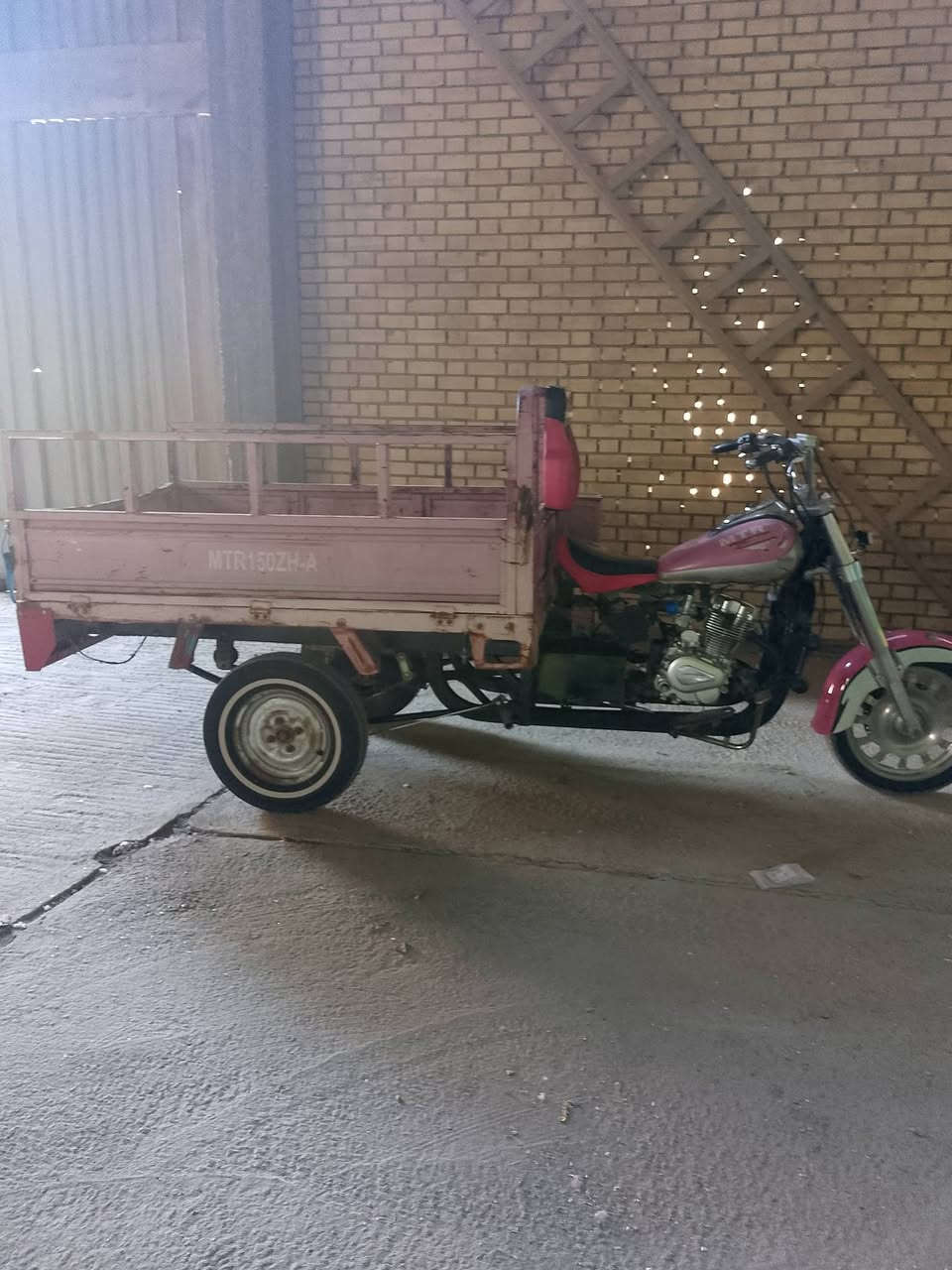 سلام عليكم ستوتة للبيع موديل 17 اوراق باسمي مكينة صار يومين من شادهة دبلات ستوني شديتهن اصلايات وكيل وكير هم ستوني شادة اصلي دراجة كبل لشارع برغي ماذب عليهة اكسن ريشة شرط سعر مليون واربع مية وخمسين. مكاني نجف رضوية قرب سوك جمعة رقمي  ‏‪***********‬‏ وخاص هم متواجد
