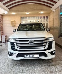 البيع لاندكروز VX ساز ضمان  كفاله من الشخط ومغلفه من اخذته زيرو ٣٠ ورق...