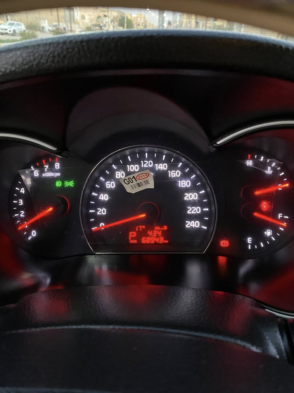 كيا سورنتو ماشية (60) الف فقط من النوادر موديل 2015 رقم ذي قار دولي بسمي السنويه هزه جديده سياره بعدهه بلزكات الشركة ونايلون الشركة فول مواصفات كويتي بصمه ترحيب بك لايت لد كشن كهربائي مري شفط ويل 19 حساس امامي خلفي كامره بردات أبواب سياره مخزونه وماطالعة حته كتلوكاتهه موجوده سبيرها البلاد مانازل 
سياره كارتون مكفوله كفاله عامه صبغ وضربه وتبديل وشخوط كفاله من الزلغ 
للعلم بيدك تشلع نايلوناتهه حتى الفابلونات بعدهن موجودات اليدور جديد وكارتون وكشخة هاي 
السوگ كلشي بي ومثل جدت هاي ماكو تجي وتشوف 
الك الفحص وإذا  تلكي اي نقص او مشي مو حقيقي او اي ذره نقص تاخذهه بلاش 
ناصرية حي أور شارع المدرسة الإيرانية نهايه الشارع 
***********
