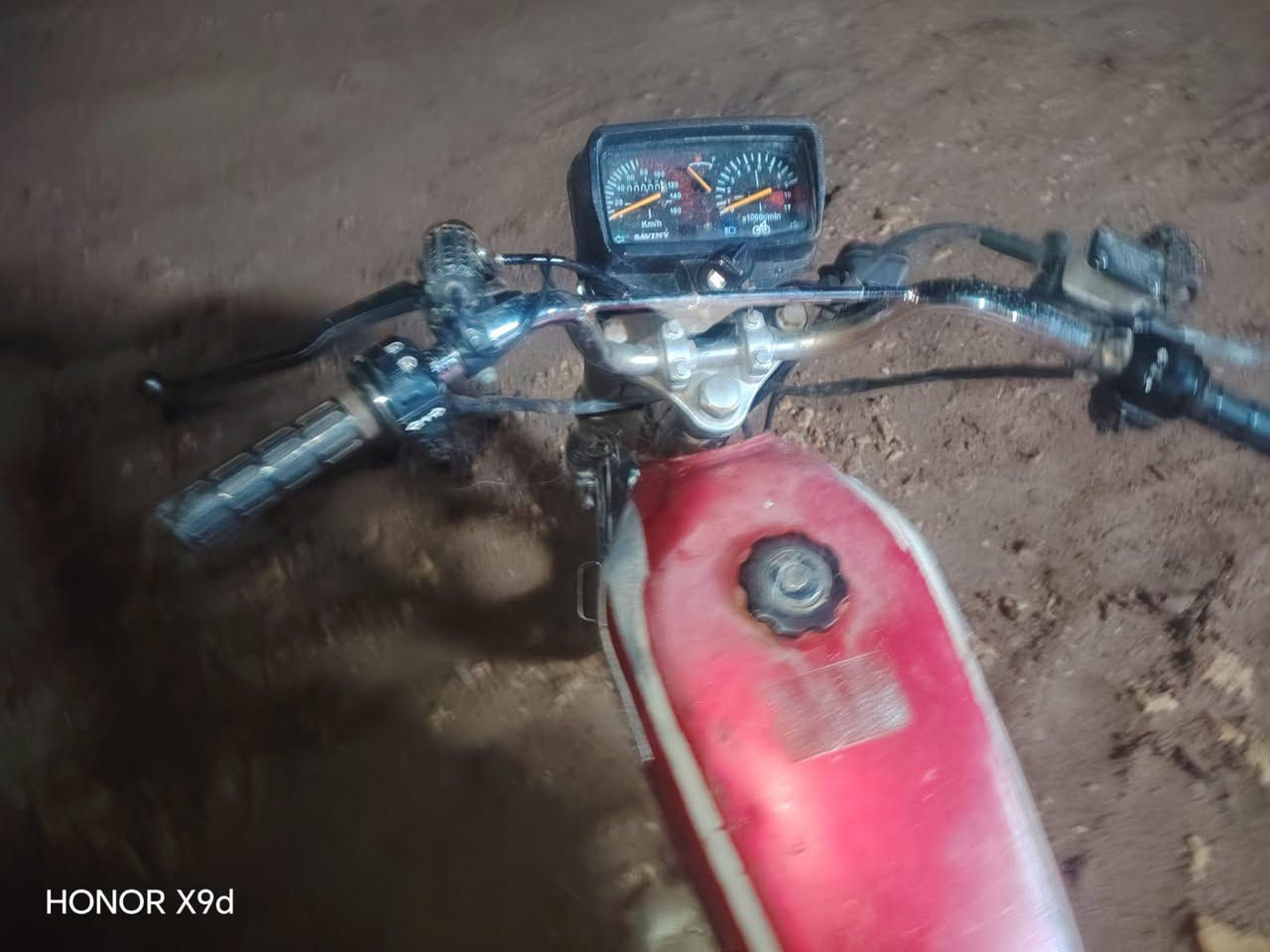 السلام عليكم دراجه للبيع موديل 20السعر 375وبي مجال ***********
