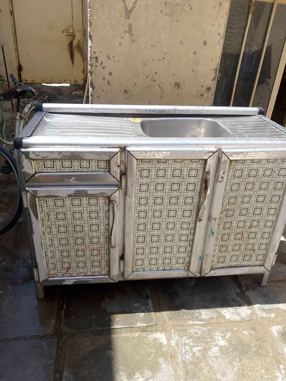 سنك متر و30 سانتيم شوفت عينك ناصريه مركز سعر 60 وبيه مجال ***********

