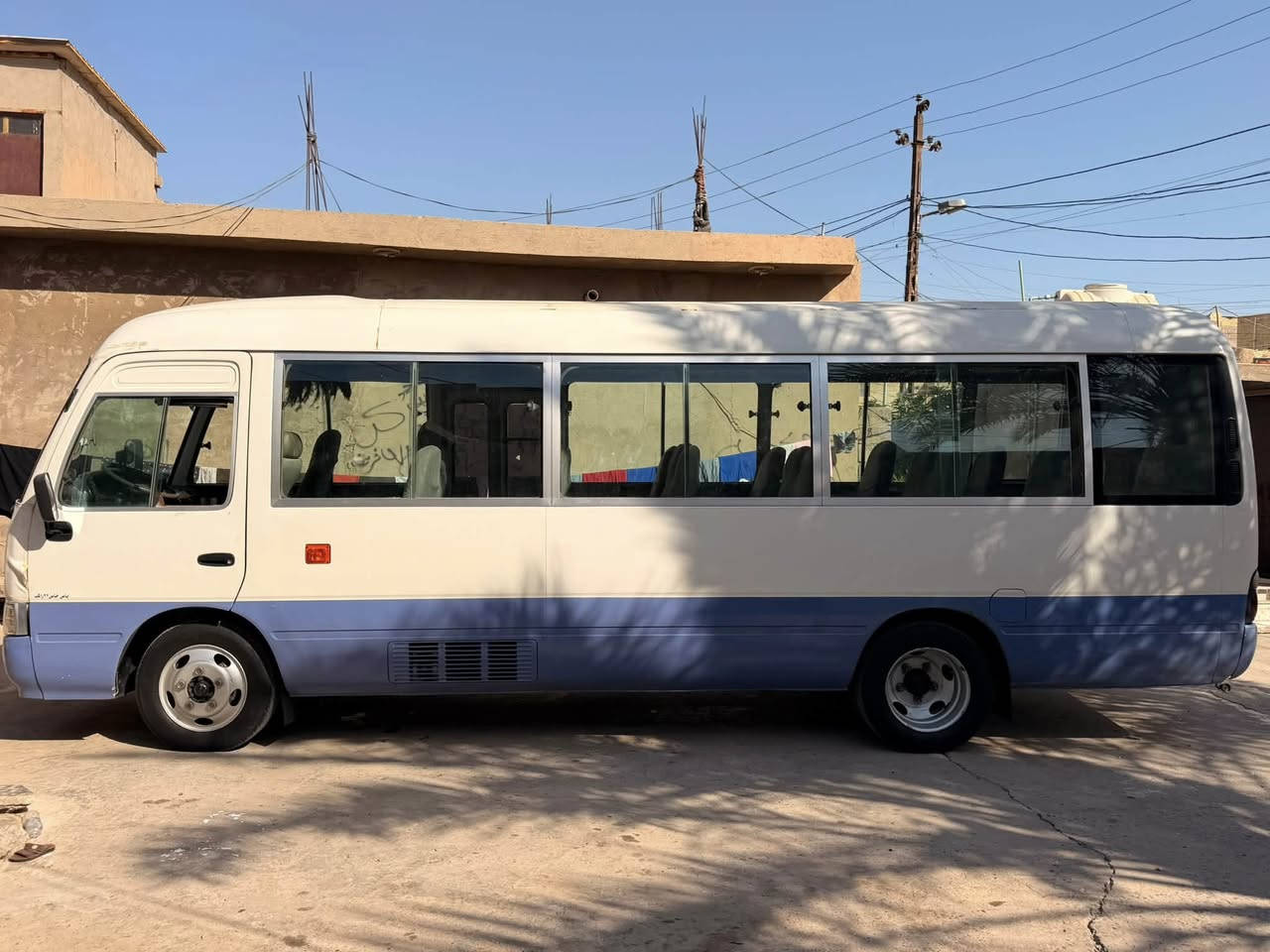 سلام عليكم 
كوستر اللبيع 
موديل ٢٠١٣
سياره ويل عادي 
ومحور جوبلس 
مكان سياره 
بغداد زعفرانيه 
سعر ٢٥٠وبيه مجال
***********
