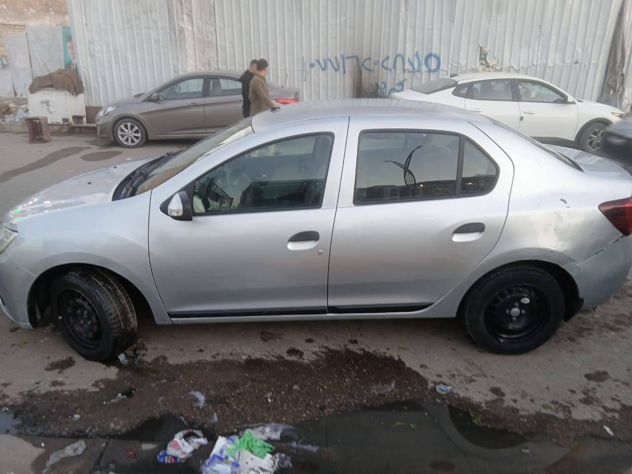 رينو سنبل للبيع موديل ٢٠٢٠ السيارة مال بيت شوفت عينك بس ولد جيرانة السيارة معروضة ٨٠ وبيها مجال وشنو يطلع خرامة اني اشيلها ‏‪***********‬‏ عنواني الغدير شارع التوت
