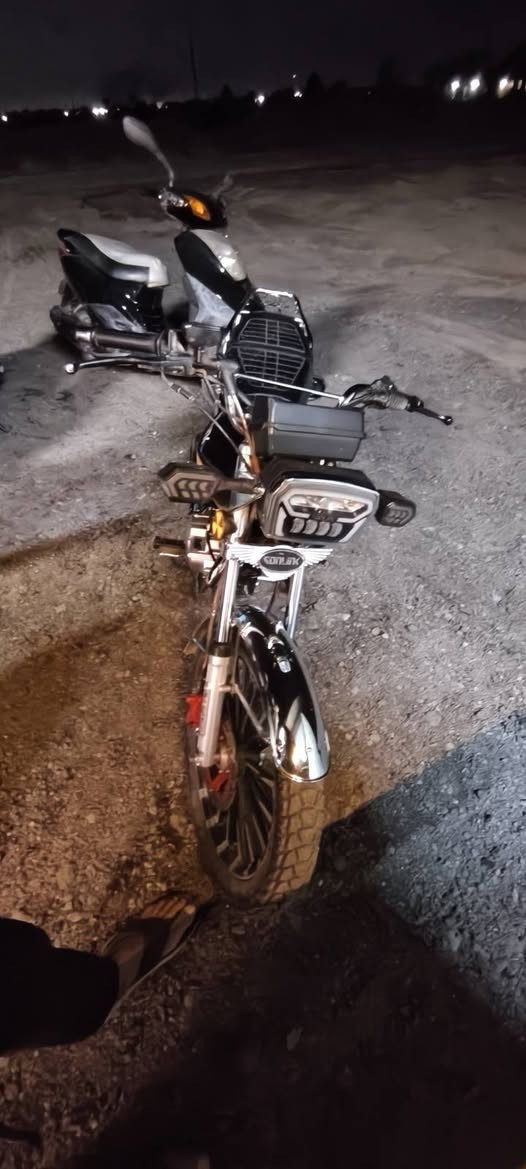 سلام عليكم سونك للبيع موديل 24 محرك 200ccم✨تشغيل عن بعد بصمه 🫆كفوله دراجة ماشيه 3600km..السعر 750وبيه مجال الطيبين للاتصال.. ***********
