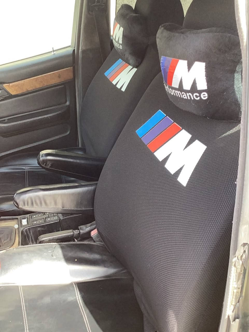 سلام عليكم بي ام موديل 93عليها غرامات 6 ورقات ينزل من سعرها نواقص البيهااا دعاميه اماميه وكيج الحماوه فقط رقم أربيل سنويه صاقطه بسمي وكاله خاصه بل سياره الي حق بتحويلها سياره كير عادي تزويد العليها شوته وهدرز تحويل شوكت ميعجبك سياره كامله سياره احله من صور كشنات جلد بردات بلاديه سياره جاهزه شغل وطلع سعر المطلوب 46 
رقم الهاتف ***********متواجد بس تصال لا واتساب ولا فيس
