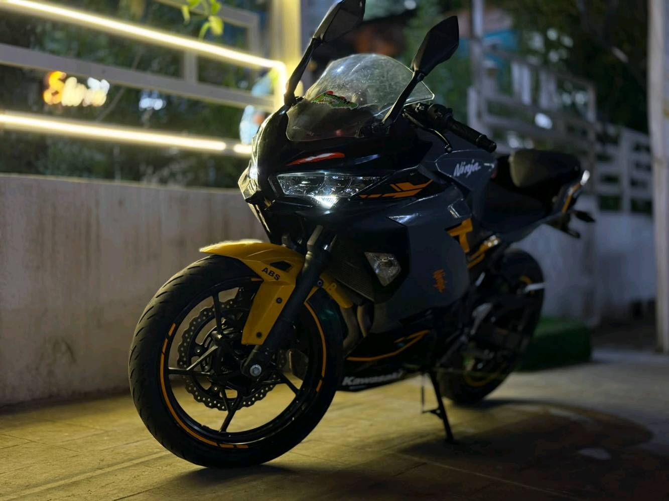 Kawasaki ninja
کوردی عربی  
400دو پستن 
2 بستن 
محرک کپس  مکینه کپس 
بریک امامی خلفی abs استاپی پیش پشتون abs
کفرات بدون صبغ  بدون شخط 
 کفر بی عیب بی بویاخ 
تایه پیش پشتوه نوی  تایر امامی خلفی جدید 
اگزوز کاتم  کلشی شغال دراجه ب حالت الوکاله 
هموشتی ئیش دکا ب شرط ل سر دقی خوی ماوه زور نرویشتوه اوروپیه مراوسه هم موجود گورینوش دکم