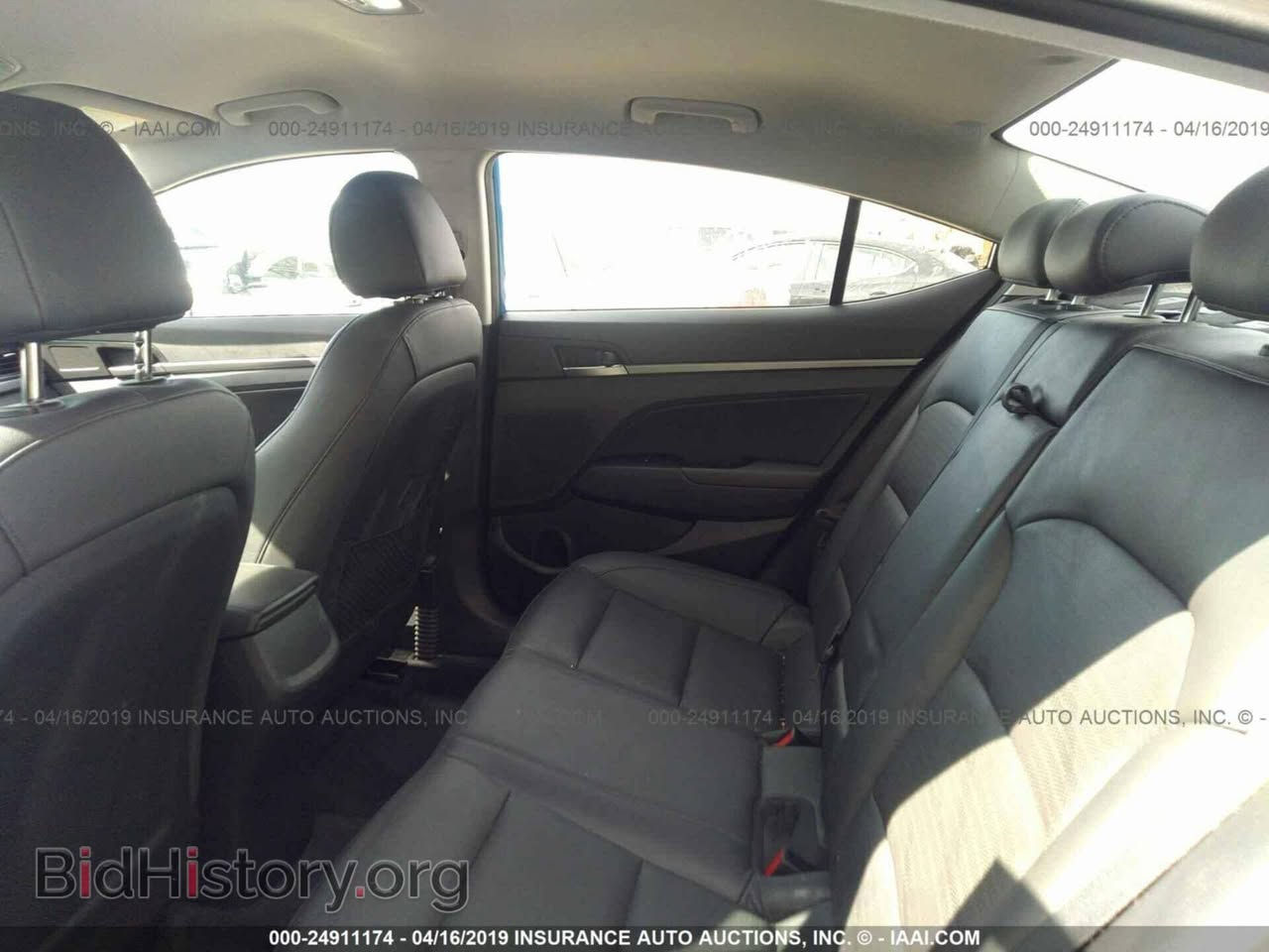 سلام عليكم النترا 2017 وارد امريكي LIMTED فول موصفات 
سيارة حادثة بسيط كلش فقط باب الصندوق الخلفي نفسة مصلح وبي كلير الحد الرقم والباقي كفالة موصفات السيارة كشنات جلد وتحكم كهربائي بصمة رادر السيارة بية تخم تاير ومنظومة زنون صدرة ستوه مبدل اصلي موبز بختصار ماتصرف علية ربع السيارة السعر 125$. وبيه مجال مكان بغداد ورقم بغداد الجديد وبسمي السيارة للتواصل *********** موجود وتساب بي

مرفق صور الحادث
