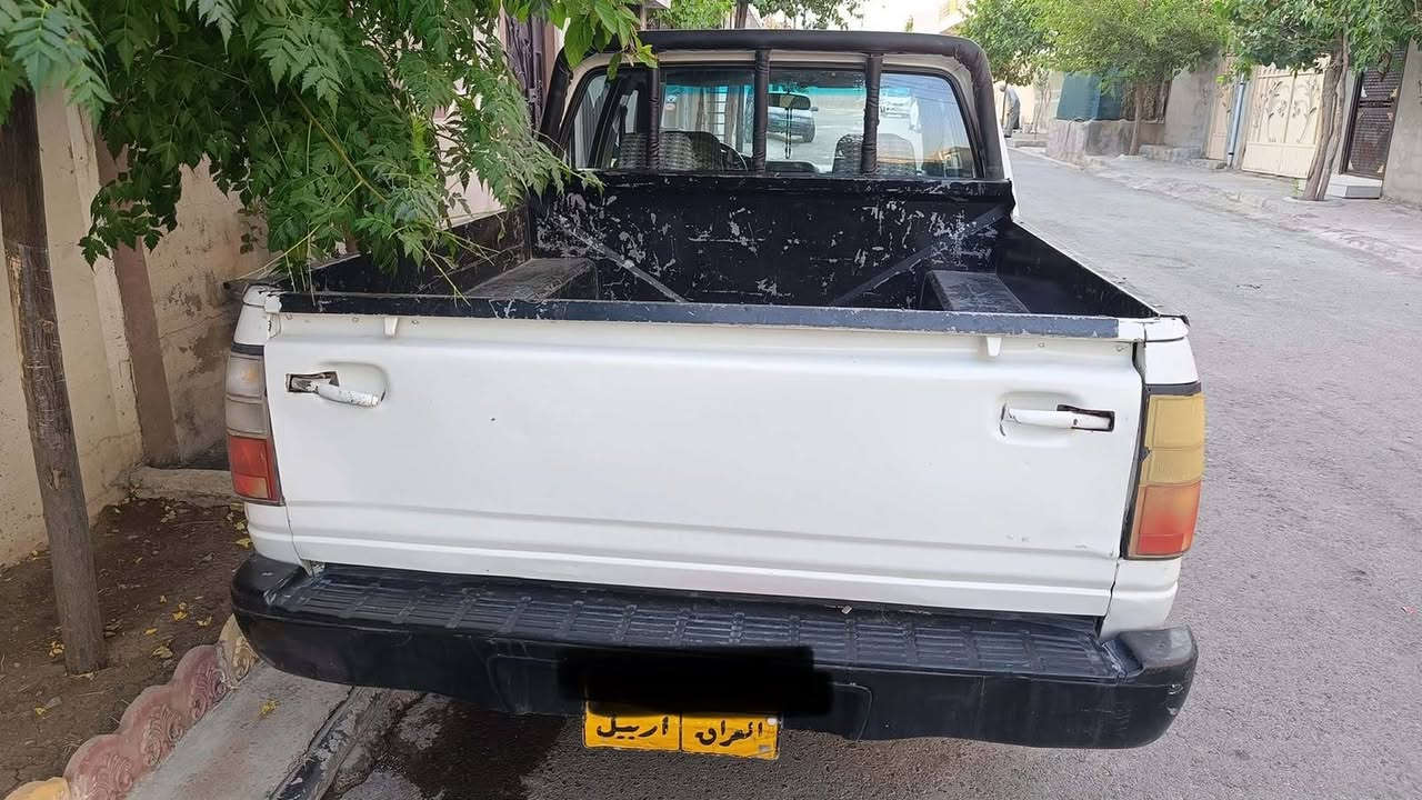 سلاوی خواتان لێ بێت..
شۆفلێت پیکاب مۆدێل 2001 بەخ 
 رەقەم هەولێرە تەبرید و پاوەرە.. 
گێر و مەکینە و ئەکسل و تەبرید و گەرمی و  تەقە و رەقە کامل بە شەرتە  سەیارەکە هی مالە کامل  مەسروفی کراوە.. 
بە نسبەت بۆیاخیش 2 پارچەی پێشەوەی  کەم کەم هەیەتی من بە دوو پارچە  دەیدەم بەبێ ناوگرتن
زۆر خاوێن و جوان ماوەتەوە..
تازە هەزەی بۆ کراوە بێ کێشەیە...
نرخەکەشی دەڵێم 59 مەجالێکی برایانە.
ژمارەی خاوەنی سەیارە
***********
*********** رانية, السليمانية

