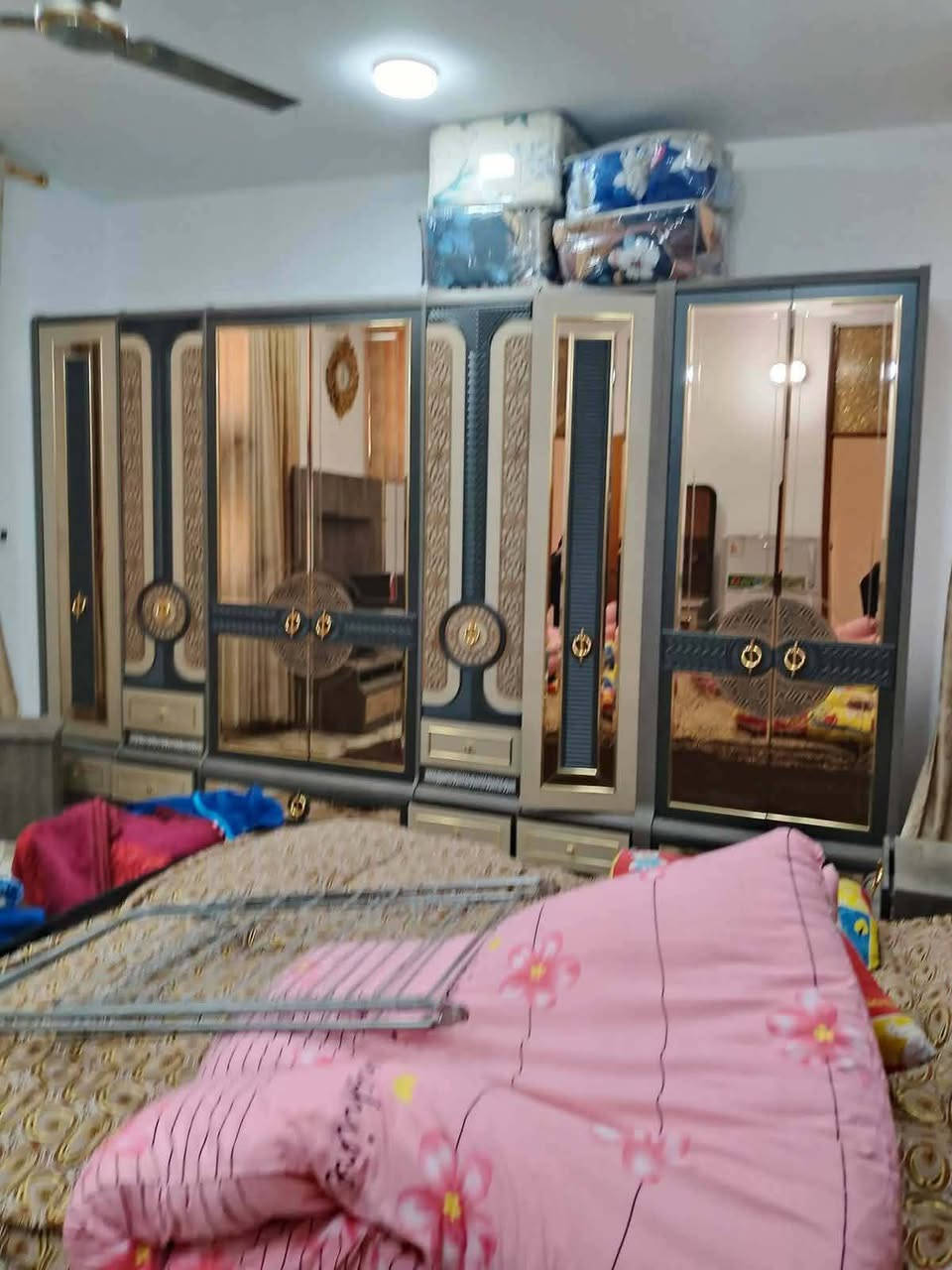 ✨ غرفة تركي  اصلي صبغ حراري  11 قطعة ✨
نظام ابواب بروفايل فاخر
سرير مخزن جك 
 ضهر بلوك
 جام برونزي 
 قماش وتر بروف أصلي
 سرير مخزن جك 
✨ نظافة 90/💯
شد ونقل مجاني داخل بغداد
للحجز والاستفسار اخذ سكرين وتفضل وات ساب ***********
توصيل للمحافظات بأسعار رمزية
