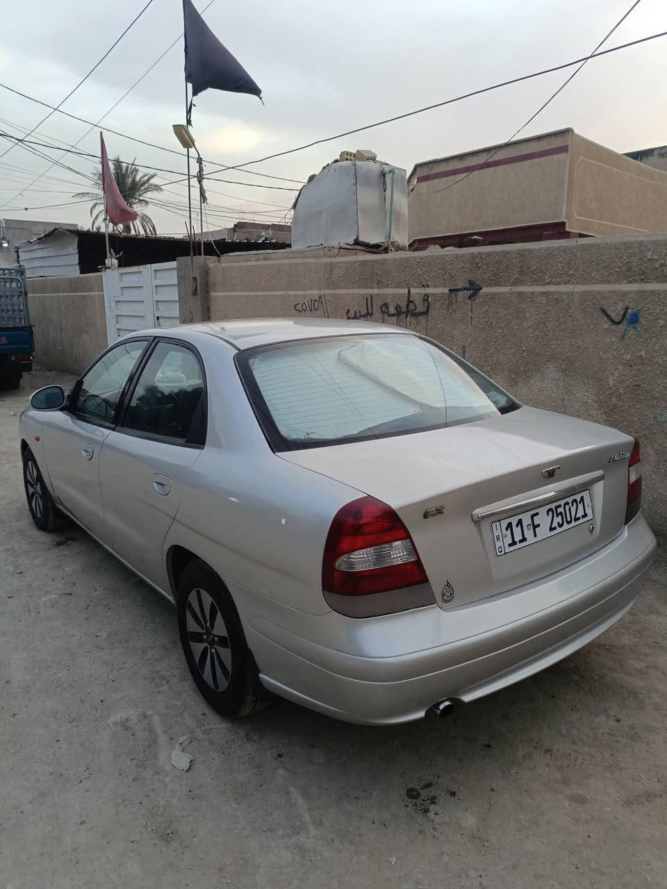 السلام عليكم رمضان كريم
دايو نوبرا 2 موديل 2000 رقم بغداد باأسمي 
مكينه 1600 خير من الله كير عادي 
مصبوغة عام الجمالية اثر جراد وشوية طخات بسيطة جدآ
تخم تاير جديد سنتر لوك 4 بيبان كهربائيات كله شغالة 
تدفئة تبريد ثلج 
داخلها نضيف مدوشمه كشنات وكاعية وبطاين 
ترايك ل بصرة 
السعر 48 بيها مجال للشراي 
 للاتصال *********** واتساب متوفر
