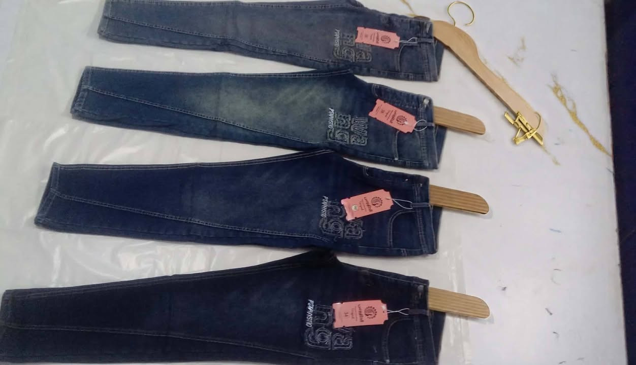 👖🔥 
*مصنع الطاووس جينز - Al-Tawus Jeans Factory* 
تخصص جملة فقط | تصدير لكل الدول العربية

---

*الإعلان للجروب 

*🚨 فرصة للتجار والمحلات برا مصر 🚨* 

*مصنع الطاووس جينز يفتح باب التصدير* 

*بنقدم لك:*
- *خامات قطن + ليكرا* عالية الجودة، غسيل ثابت ومقاسات مظبوطة
- *موديلات ترندي*: سكيني، وايد ليج، بوي فريند، دايركت، أولادي ورجالي 
- *أسعار مصنع جملة* بدون وسيط = هامش ربح أكبر لك 
 
متاح الشحن جميع البلاد والمحافظة


**إذا كنت صاحب هذا الإعلان وتريد حذفه لأي سبب، رجاءا أرسل رسالة إلى الدعم الفني**
