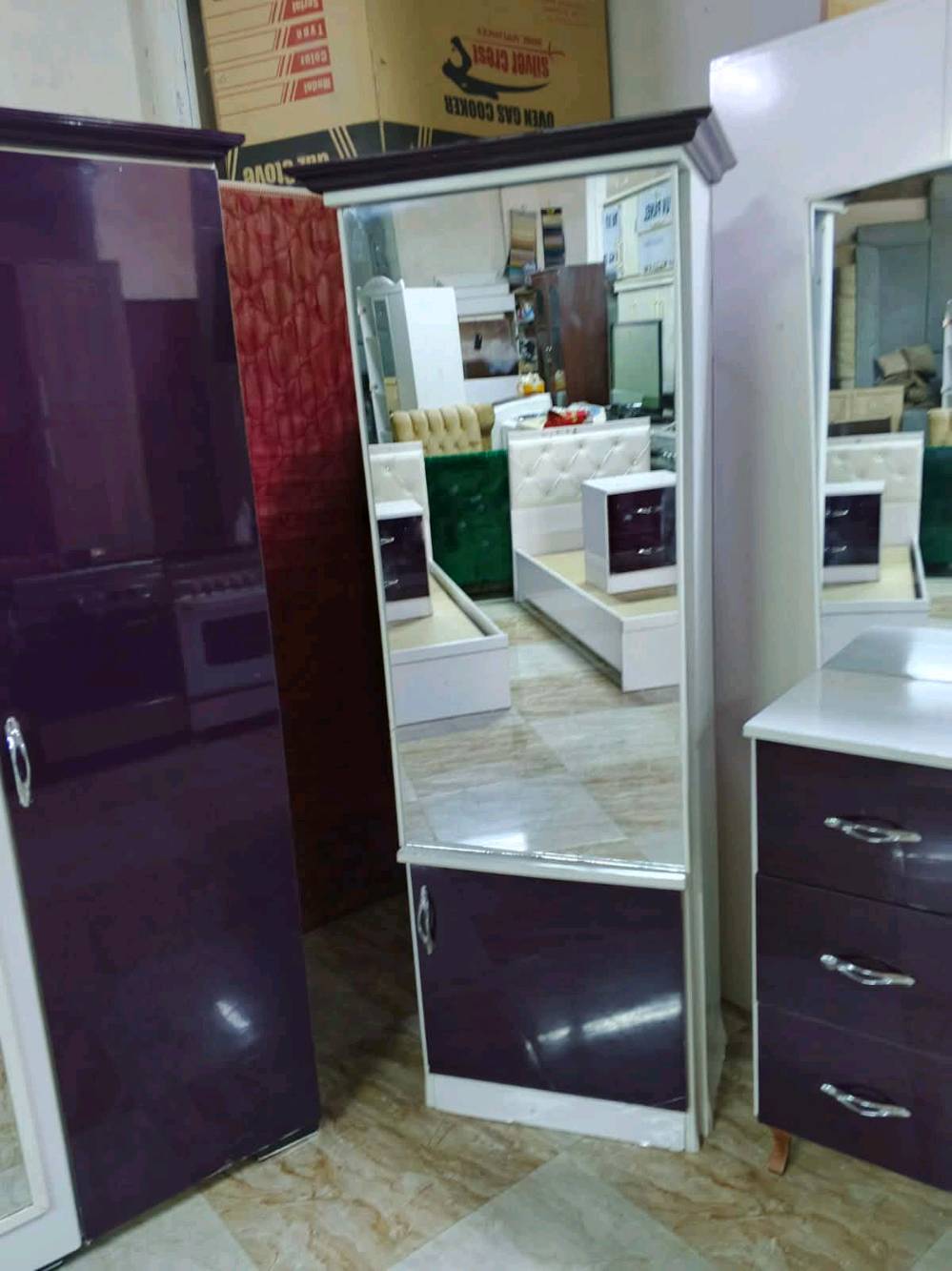 غرفه نوم شابي ٧ قطعه اخو الجديد سعر ٢٧٥ بيها مجال شراي راسلوني واتساب 
***********