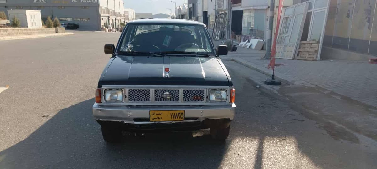 نیسان  مۆدێل 95
گێڕو مەکینەی 2002 لەسەرە

سەیارەکە علوجە کەفیلی مەدەنی ئەکەم 

دەبڵ ئەکسلە بەس چکنێتی لای سەکنی ئەوێت

سەیارە کە بێ دەعمە 

کێڕوو مەکینەی بەشەرت 

گەرمیوو کارەبای کامل ئیش ئەکات

کامل کۆمپێسەرو ڕایەتی تەبریدیشی پێوەیە

سەیارەکە بڕاوەیە 

نرخی 23 گەڵاو معامەلە لە سلێمانیم 

0770 205 05 06
