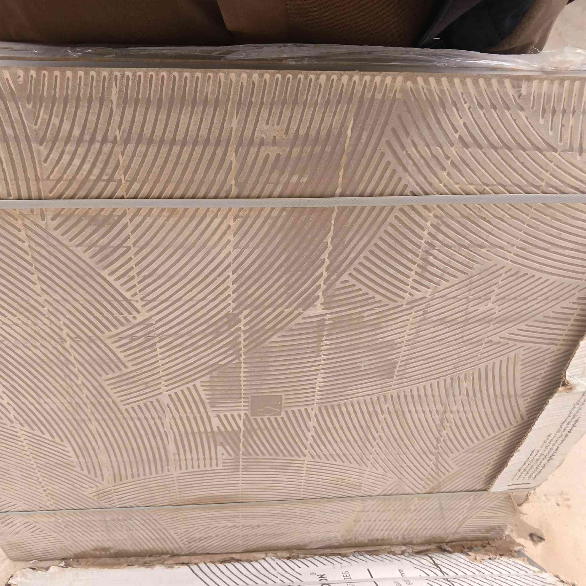 السلام عليكم. بورسلين. متوفر20متر. سعر المتر5
***********
