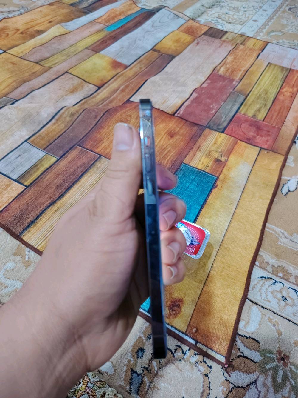 13 برو ماكس ذاكرة 512
بطاريه 85 
السعر 750 وبي مجال 
بلادي ما مفتوح شرط 
توصيل جميع المحافظات 5 الاف 