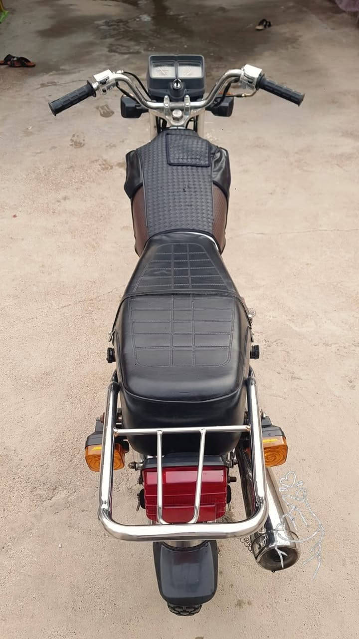 ارشه مديل ٢٠١٦ دراجه خير من الله
نصبتها تخبل تعمير جديد *********** 
٣٧٥ وبيها مجال
